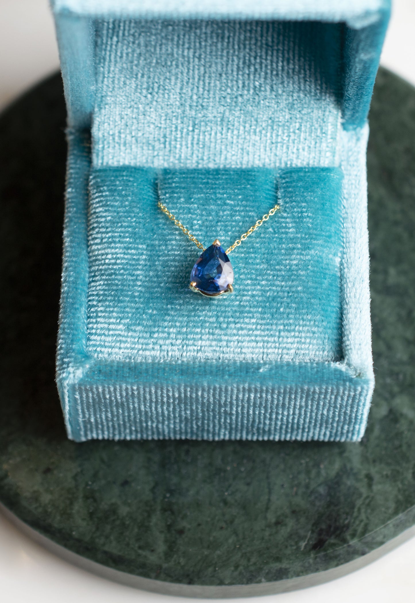 Ciondolo con Zaffiro Naturale