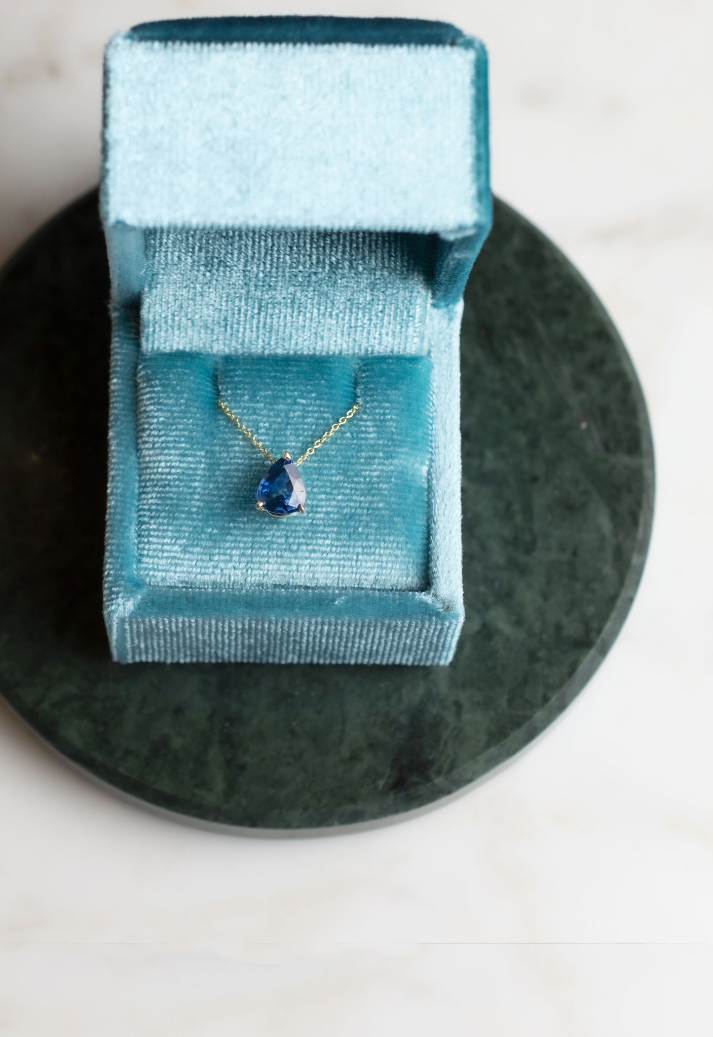 Ciondolo con Zaffiro Naturale