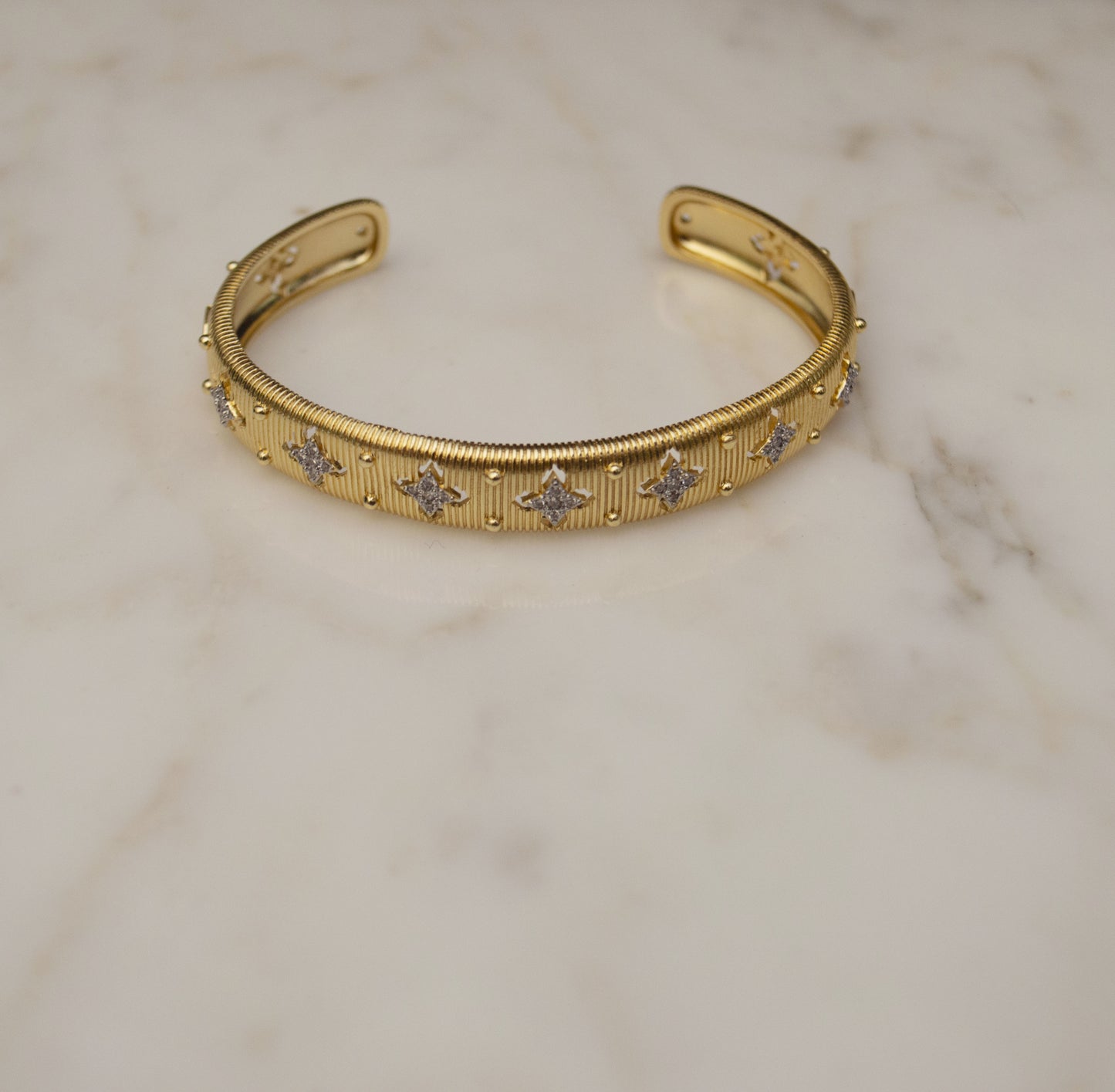 Bracciale rigido