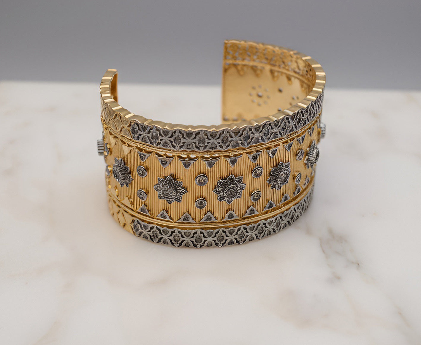 Bracciale rigido
