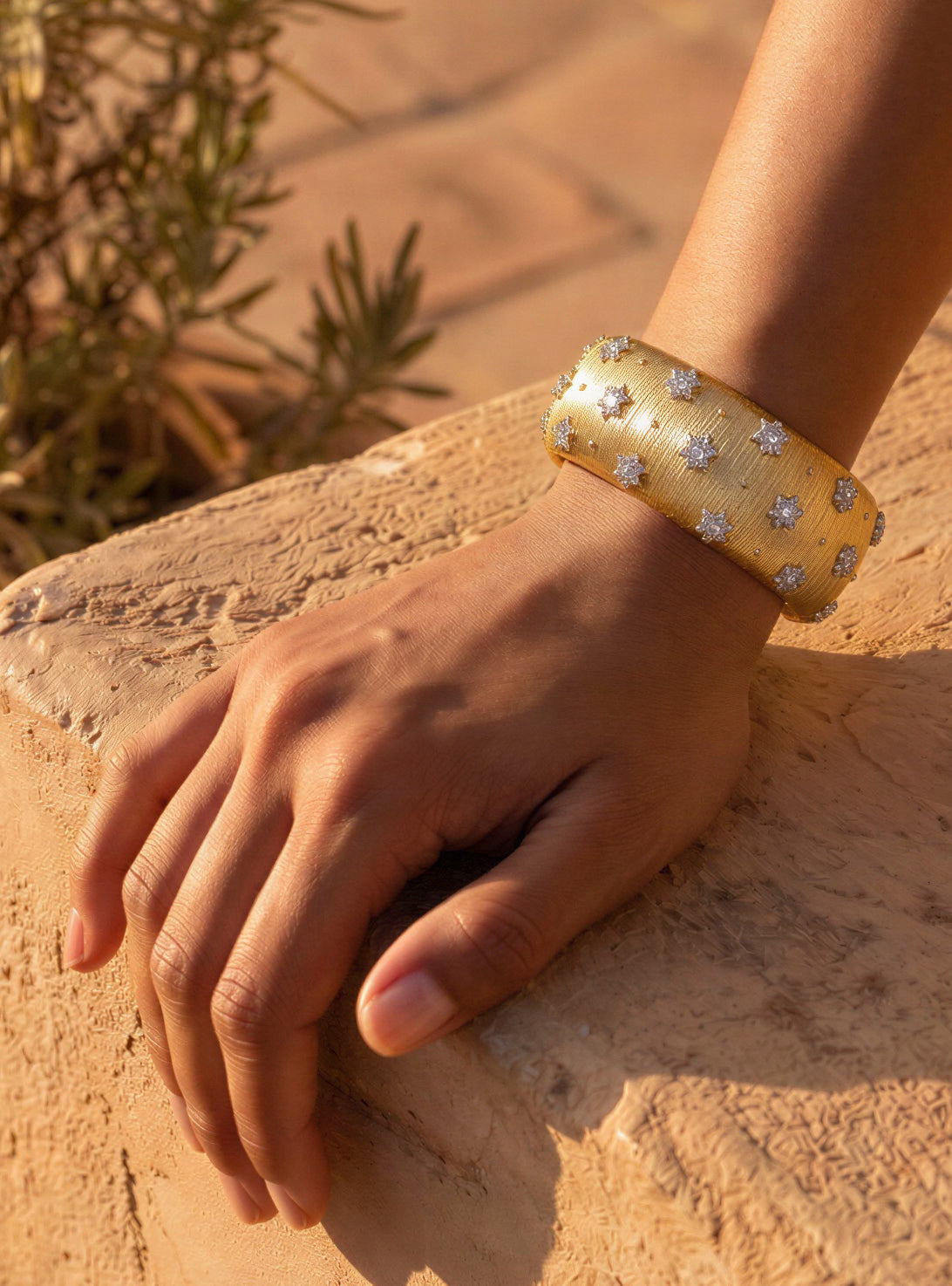 Bracciale rigido