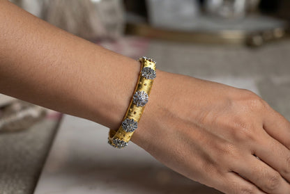 Bracciale rigido